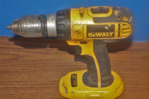 Dewalt Dc725 18v Nicd 1 2 Cordless Hammer Drill Cordless Drills