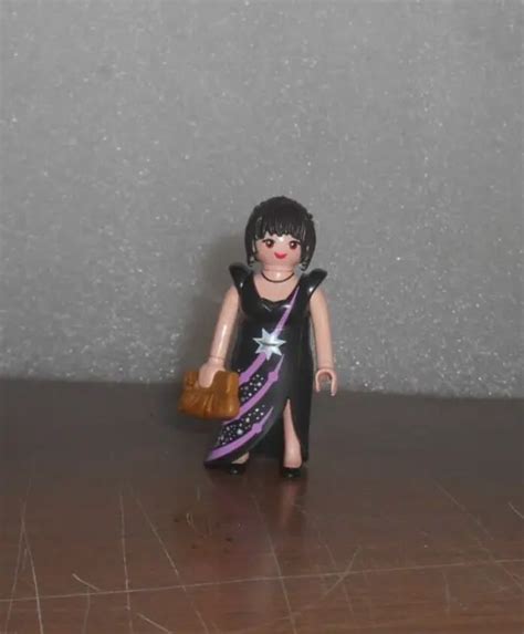 FIGURINE PLAYMOBIL PERSONNAGE Femme En Robe De Soiree EUR 2 00