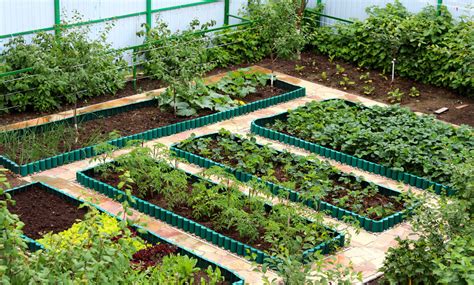 Ограждения для грядок своими руками — как сделать забор для палисадника ...