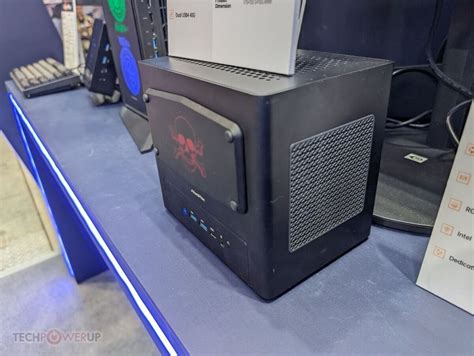 «Самый маленький в мире компьютер со встроенным водяным охлаждением ...