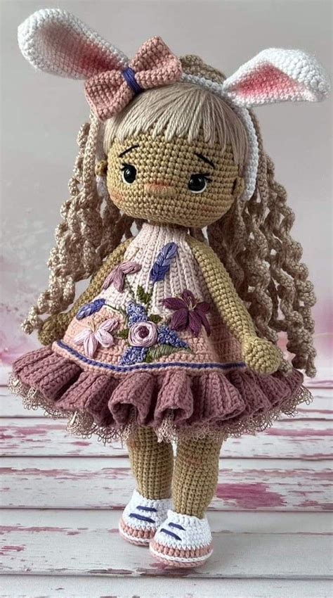 Pin By Edna Alamar Fressatti Mangueir On Bonecas De Crochê Crochet Dolls Yarn Crafts Crochet