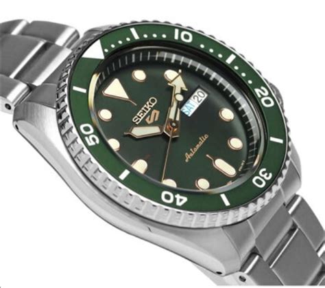 New Seiko 5 Sports Green Dial Silver Stainless Steel Bracelet Automatic Men’s Watch Srpd63k1