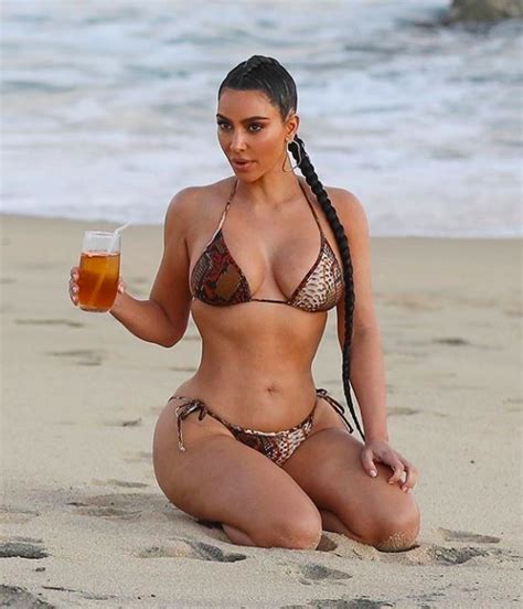 Kim Kardashian Luce El Bikini Más Sensual De La Temporada