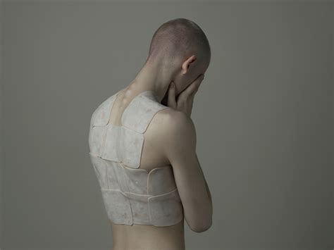 B L O G H I S T AP E RC A S O Evelyn Bencicova Faceless Concept