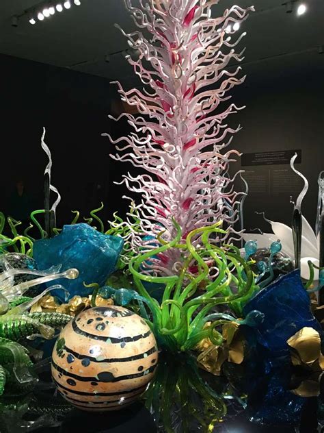 Why the Chihuly Glass Exhibit is a Must See - The Frugal Fashionista