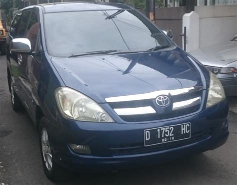 Kijang Innova Tipe V Manual 2005 MobilBekas