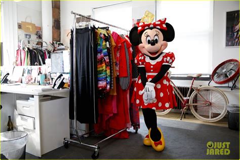 Minnie Mouse Ditching Iconic Red Dress for New Navy Pantsuit: Photo ...