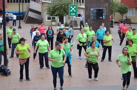 Realiza Pensiones Civiles Del Estado Clase De Yoga Y Zumba En La Plaza