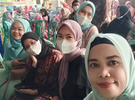 Membaca Karakter Perempuan Dari Warna Jilbabnya Coba Aja