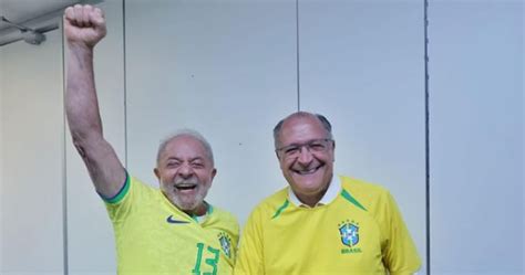 Lula comemora segunda vitória do Brasil na Copa do Mundo 2022