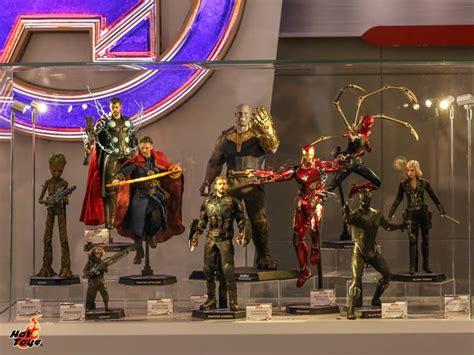 Hot Toys faz impressionante exibição estátuas gigantes de Vingadores Ultimato em Hong Kong