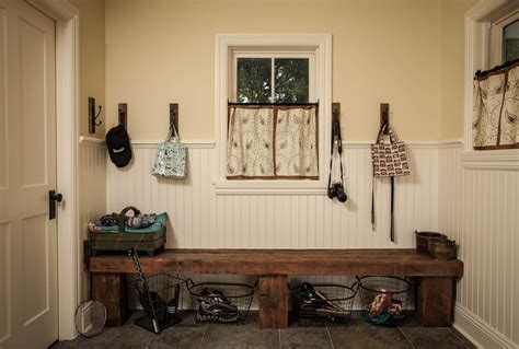 Rustic Entryway Bench For Cozy And Welcoming Homes