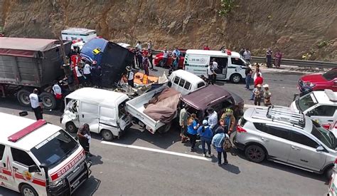 Accidente Múltiples En Guatemala Deja Varios Lesionados A Tiempo