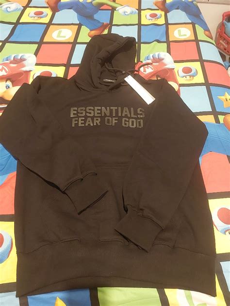 Hoodie Essential Fear Of God Fesyen Pria Pakaian Atasan Di Carousell