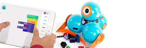 Dash and Dot toy robot for children