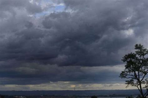 Ter A Feira Muitas Nuvens E Possibilidades De Chuva Isoladas Em