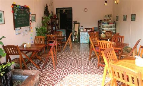 LIN'S CAFÉ, Savannakhet - Restaurant Reviews, Photos & Phone Number ...