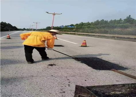 汨罗公路：高温下的坚守