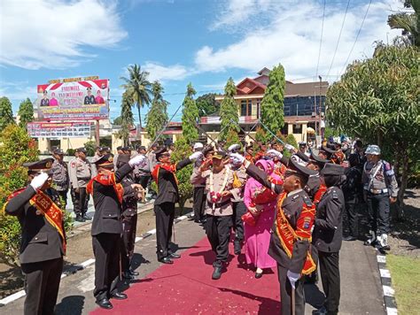 Pedang Pora Mengiringi Acara Kenal Pamit Kapolres Pasbar Dari Akbp