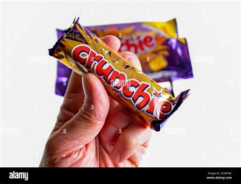 Crunchie chocolate bar hi-res stock photography and images - Alamy