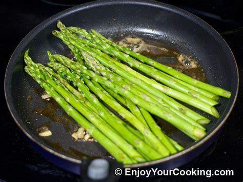 Asparagus Fried with Butter and Garlic | Recipe | My Homemade Food Recipes & Tips @EnjoyYourCooking