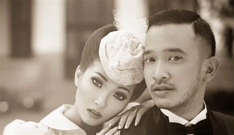 8 Gaya Mesra Ruben Onsu Dan Sarwendah Rayakan Anniversary Ke 10 Dari