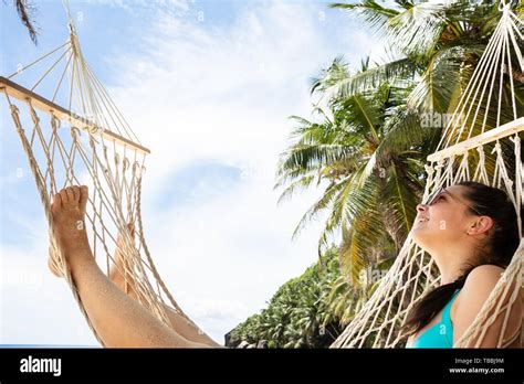 Bikini Model Beach Lying Fotos Und Bildmaterial In Hoher Aufl Sung Alamy