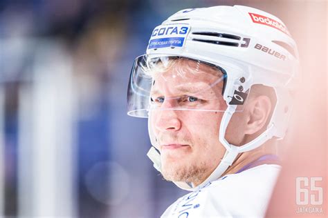 Teemu Pulkkinen Siirtyi Vaihtelun Vuoksi Khl N Nyt Ahl N