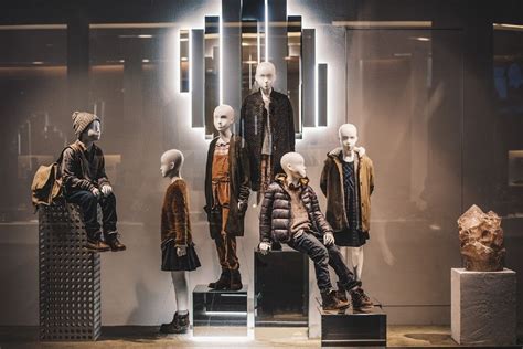 Create A Stunning Store Window Display In 4 Steps