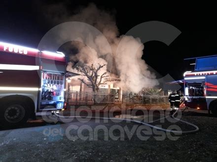 CUORGNE Furioso Incendio Devasta I Garage Paura In Via Valle Sacra