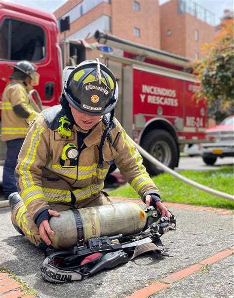 Grave Incendio En El Norte De Bogotá Dejó Varios Locales Comerciales