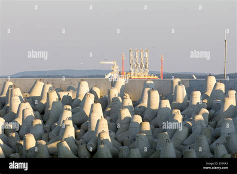 Lng Terminal Hi Res Stock Photography And Images Alamy