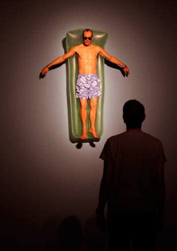 Ron Mueck, the master of modern and hyperrealism art - DAWN.COM