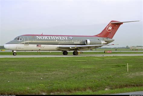 N E Northwest Airlines Mcdonnell Douglas Dc Photo By Mark