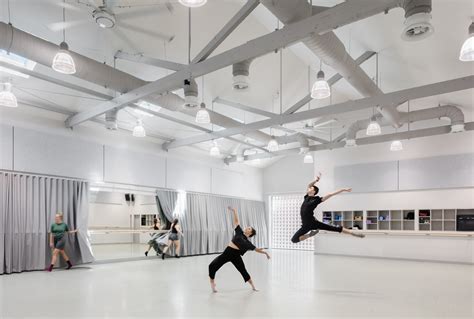 Sydney Dance Company DunnHillam