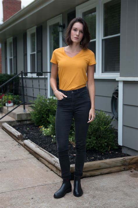 10 Hot Sexy Amaris Kirby Bikini Pics