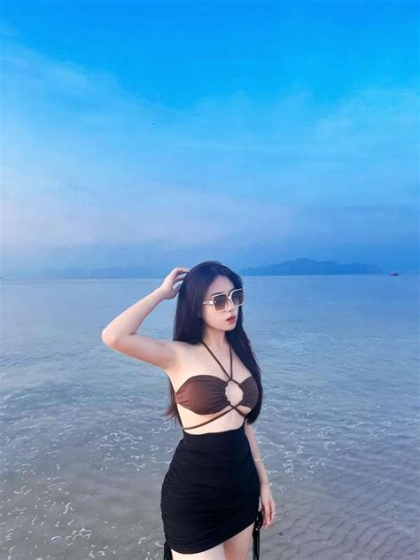 Tuy N T P Nh Hotgirl H Nhi N Bikini C C Sexy Quy N R