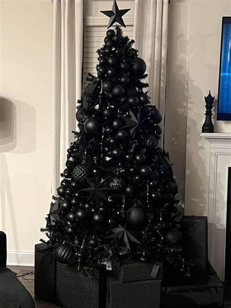 Stunning Black Christmas Tree Ideas - Decoholic