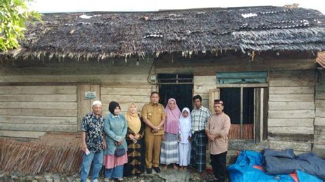 Viral Video Ibu Lima Anak Minta Dibangun Rumah Layak Huni Pj Bupati