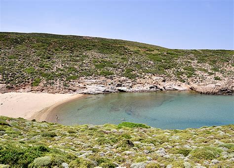 The 15 best beaches in Andros.