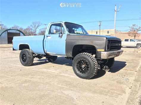 1986 Chevrolet K20 With 17x9 12 Xd Xd820 And 35125r17 Kanati Mud Hog