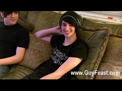 Sexo gay Obviamente está bastante nervioso así que empiezan a hacer mucho XVIDEOS