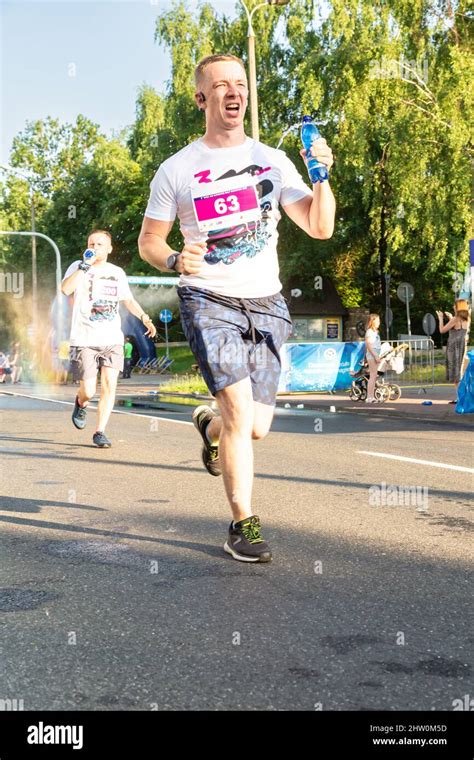 Marathon Runner Water Hi Res Stock Photography And Images Alamy