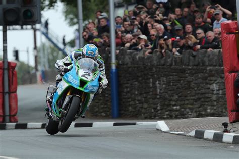 Isle Of Man Tt Senior Tt Race Report Roadracing World Magazine