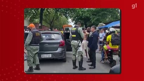 Homens São Presos Por Roubar Carro E Atropelar Pedestre Vídeo Mostra