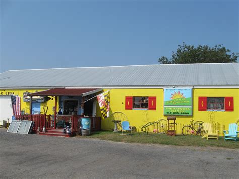 Bargain Hunters Antique and Flea Market Mall of Knoxville added a new