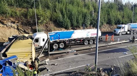 Fatal Accidente De Camiones Obliga A Cerrar Por M S De Horas El