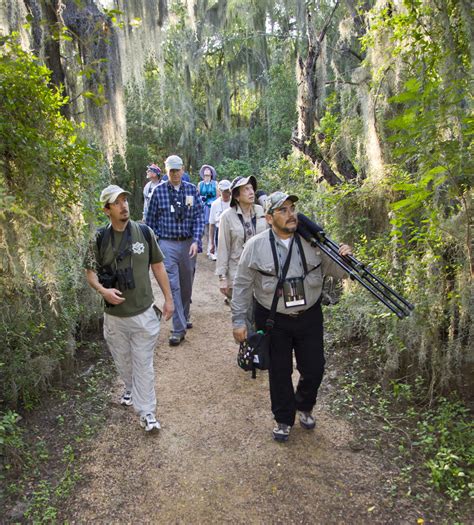 Bird festival goers at Santa Ana Refuge, with camera gear | FWS.gov