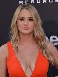 Hunter King Measurements Bra Size Husband Net Worth Thebestfashion Co