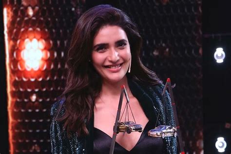 Khatron Ke Khiladi 10 Winner Announced Karishma Tanna Lifts The Trophy